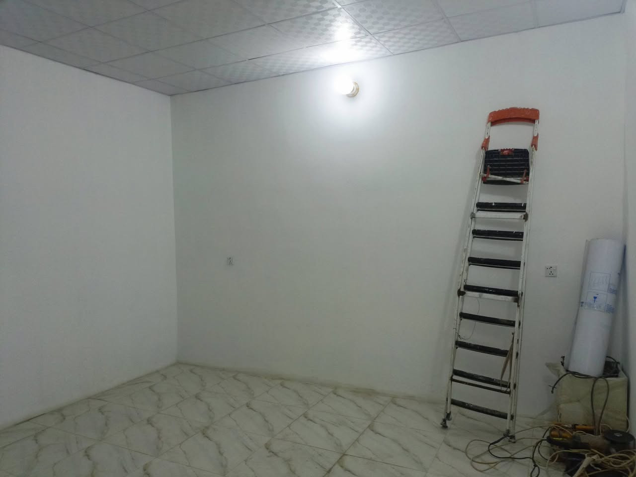 مشتمل طابق ثاني للايجار بناء حديث  ماكو احد ساكن بي قبل يحتوي على استقبال وصالة ومطبخ مشترك وعرفة نوم وممر وصيحات العنوان  بعقوبة التحرير بستان الخشالي قرب دائرة بلدية التحرير للاستفسار الاتصال ***********
