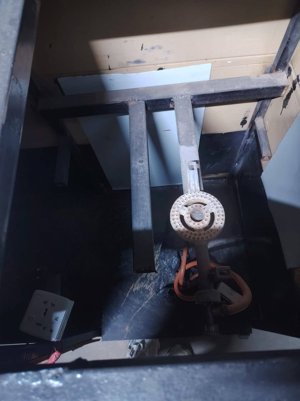 السلام عليكم شباب من رخصة مدير الكروب عربانه مال لبلبي كامله وترهم مال لبن وشربت العربانه كامله وكل نقص ما بيها السعر ١٠٠ الف المكان بغداد البياع رقم الهاتف ***********
