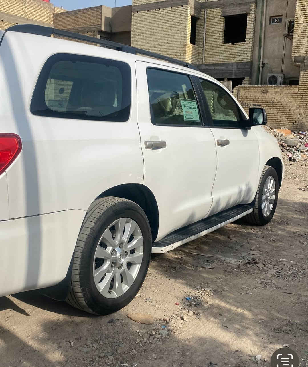 تيوتا سيكويا للبيع 
مديل 2009 خليجي بلاتين يوم 
السيارة مكفولة من الحادث والضربة 
السيارة نضيفة مكينة وكير وكشر وداخل عليهة ادامة كاملة  
السعر 190$
للتواصل ***********
