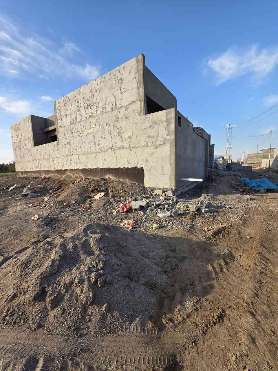 السلام عليكم
قطعة طابو زراعي سند 25 بمساحة 200 متر مربع الوجه 10 متر والنزال 20 متر قريبه من شارع كنعان الريئسي 
يوجد فيها جميع الخدمات ماء كهرباء تلبيط بسعر جدا مناسب 18 مليون وقابل اللتفاوض 
الموقع ناحية كنعان شارع قاعه نبيل اللمناسبات الدينية
اللتفاصيل اكثر الا اتصال ع الارقام التالية 
***********
***********
