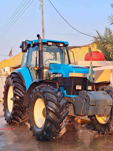 سلام عليكم مكينه نيهولند 240البيع كير عصه دخم تاير باقي الاستفسار تصال ***********
