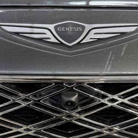 تفاصيل السيارة  السلام عليكم     للبيع Genesis GV 80   السياره حادثها ...