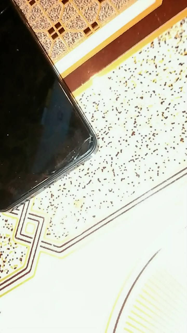 جهاز هونر x7d جهاز نظيف جدا فقط بي فطر بل كامرة الخارجية من فوك وما مئثرة نهائيا على الكاميرا وفطر بشاشة لاكن صغير الجهاز سعرة مناسب جدا🙃 بنسبة إلى أداء ويكون يشغل ٦٠ فريم ببجي اما سعرة يكون 150 وبي مجال سعرة مناسب جدا.


**إذا كنت صاحب هذا الإعلان وتريد حذفه لأي سبب، رجاءا أرسل رسالة إلى الدعم الفني**