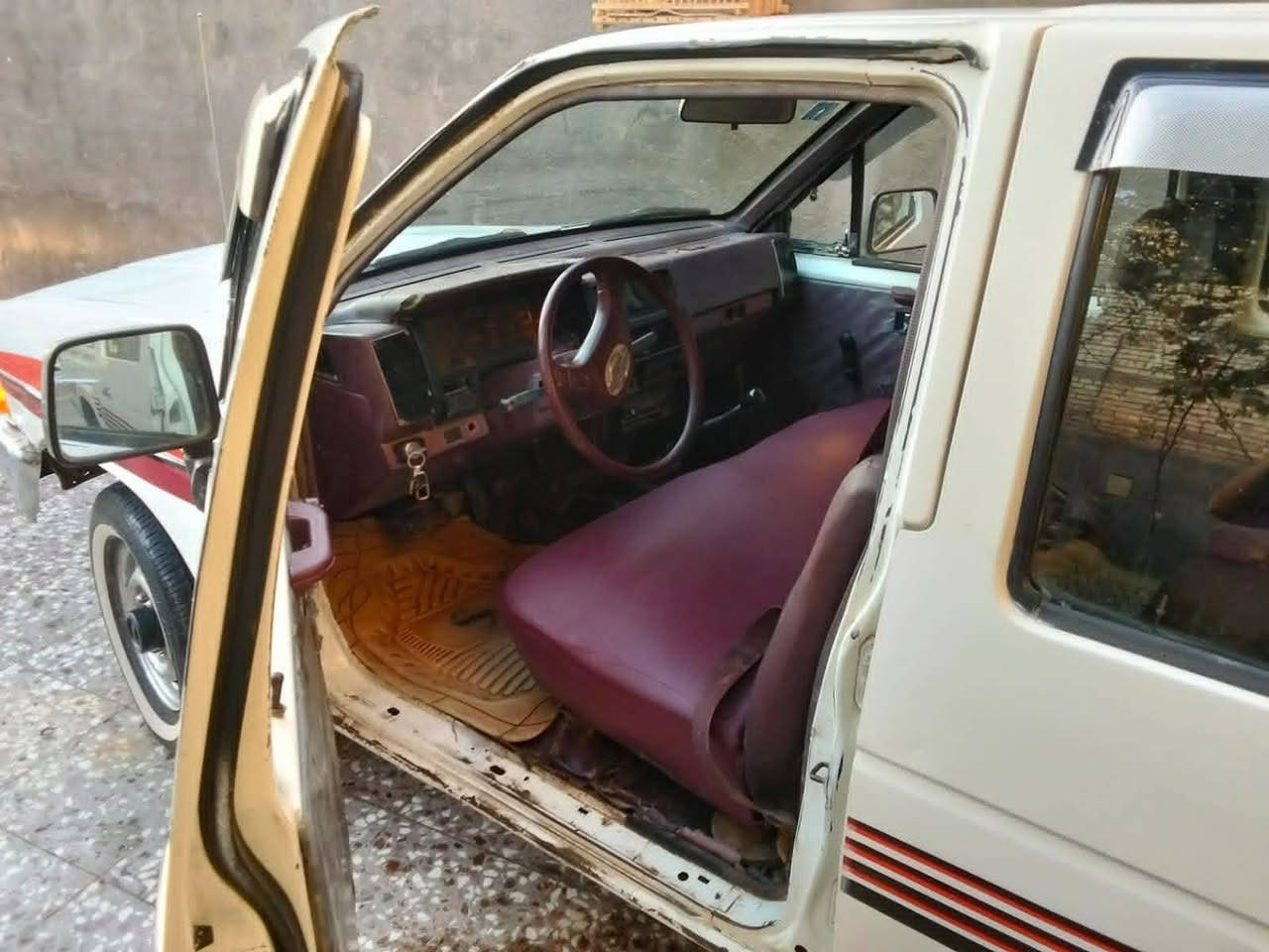 كير ومكينه جدد بلاديات سياره بأسامينه شاصي مكفول مكان كربله  موديل 89 سعر 35وبيها مجال الرقم ***********
