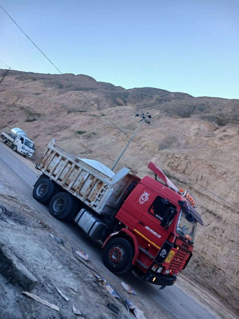 سكانيا143 محرك شرط گير 5×5 شرط اكسل شرط سنگل چوبلس تخم تاير جديد سنويه جديد 2030 رقم اجنبي سياره من جوا الشغل تاخذها عنوان موصل الاصلاح الزراعي
للأستفسار ‏ ‏‪0773 830 1042‬‏ مكلف بل نشر
