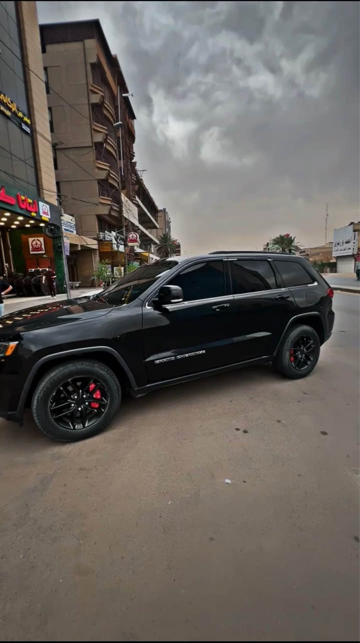 عيدكم مبارك🤍
فقط بيع 
السلام عليكم للبيع جيب 2020
شيروكي فول مواصفات 
رقم بغداد باسمي سنوية وهزة جديدة 
ماشيه 75 الف حادثه بنيد وشوية جاملغ
وبيها بابين كلير من امريكا

تجي تفحص بيدك لان هذا حديد وين تاخذها اخذها عجبتك عيوني الك
ما عجبتك فدوه الك ❤️

كير محرك مكفول 
مكينه 3600

فتحة قف سلايت

شاشه كبيره

كشنات جلد+تدفئه 

كشن كهرباء

تشغيل عن  بعد

صندوق كهرباء

حساس خلفي + كامره دواره

رادار جانبي + خلفي +توقف ذاتي

قطعتين تبريد

بعد بيها هواي مواصفات 

السياره تخم تاير جديد باتري جديد 

ادامه كامله للمحرك ترايك مفتوح

مكاني بغداد ، الكرخ 

السيارة مضلله بيها كتاب 🚓

السعر 195$🔥وبيها مجال بسيط

*********** بغداد, العراق
