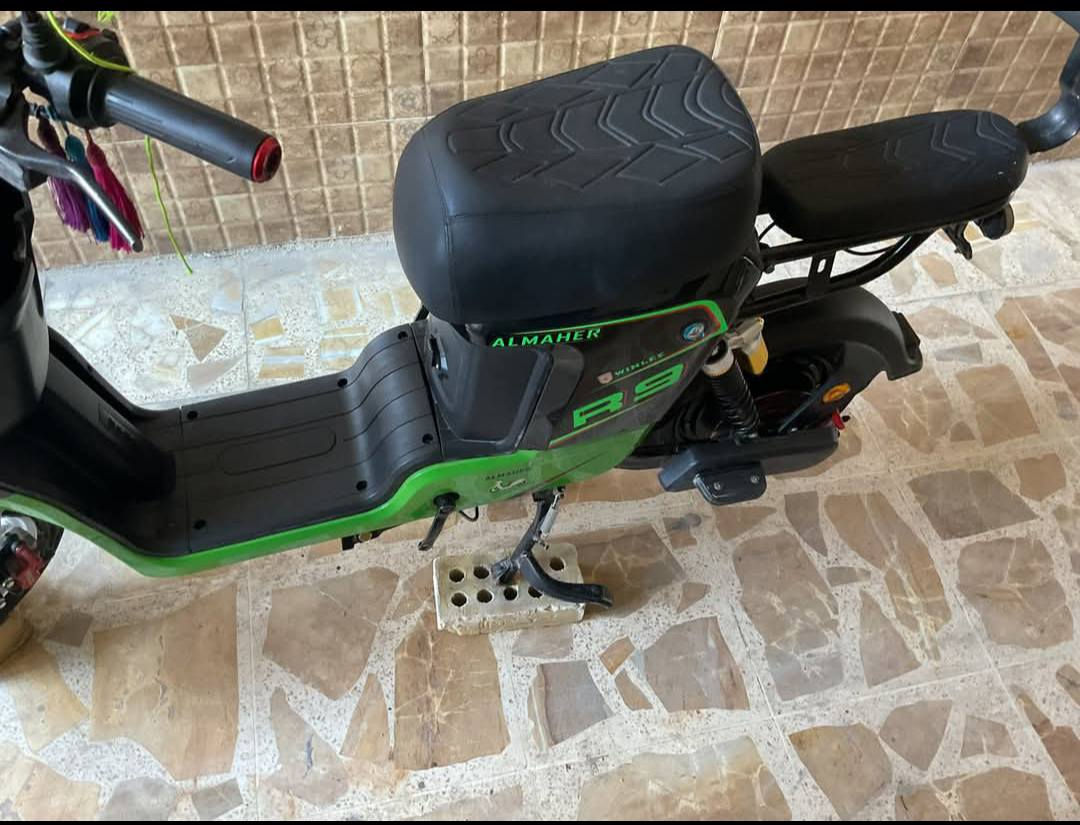 سلام عليكم دراجه شحن نوعR9الدراجه كفاله عامه دراجه وياه سويج عدد ٢وبصمه وحده وكارت واحد الدراجه بيه نضام الباركنك والدرجه أربعه نمر  وتقفل الداجه 109بل عداد بس حقيقي 70/65 الدراجه مبولشه قبل يومين الدراجه خمس بطاريه الداجه من جبته صار شهر ونص موصفات لايت عالي ناصي دبل اشاره هورن  وبريك دسك ملف 1200 سله وياها ويل الأمامي مصبوغ صبغ حراري أي عطل مابيه  مكاني بغداد أم الأكبر والاغزلان   سعر الدراجه 450الف بيه مجال الطبين توصل واتساب ***********
