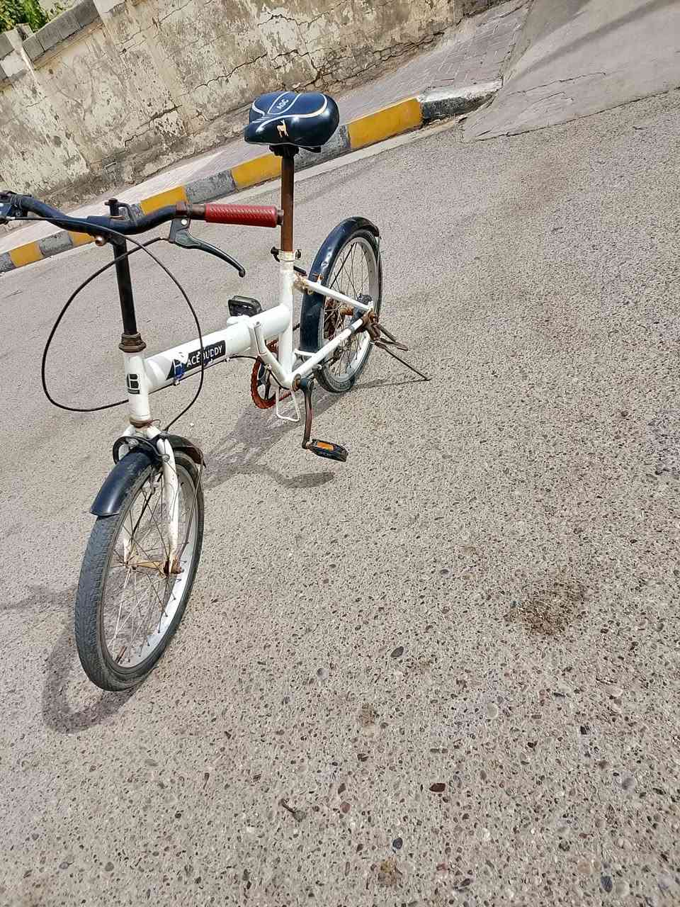 دراجه ياباني يطبك الاصلي السعر 450رمادي مكانه
***********
