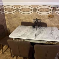 ميز طعام • نظيف