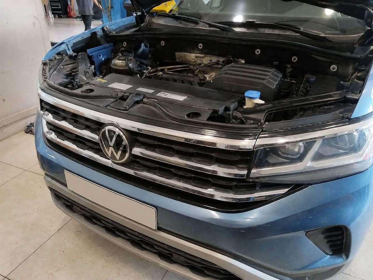 مركز شيرين لصيانة السيارات الالمانية 🇩🇪
.

🌹 زبائننا الكرام

تبديل دهن المحرك لجميع سيارات Volkswagen Group باستخدام الزيت المطابق لمواصفات الشركة المصنعة، مع تبديل:

✅ فلتر الدهن
✅ فلتر الهواء
✅ فلتر التبريد

‼️ معلومة مهمة:
تختلف مواصفات دهن المحرك من سيارة إلى أخرى، حيث يعتمد كل محرك على كود زيت خاص به وفقًا لمعايير شركة Volkswagen، ومن أبرزها:

🔹 VW 508
🔹 VW 504
🔹 VW 502

لذلك نحرص على اختيار الكود المناسب لكل سيارة حسب موديلها ونوع محركها، لضمان أفضل حماية للمحرك، والحفاظ على أدائه وكفاءته كما أوصت به الشركة المصنعة

.

‏‎زبائننا الكرام 

‏‎عروض وكالتنا 

‏‎١- تبديل هيدروليك كير بدون اجور عمل 🚘

‏‎٢- فحص كومبيوتر مجانا في وقت تحتاجه سيارتك الى فحص في حالة تبديلك لدهن المحرك في وكالتنا . 

‏‎٣- فحص للصدر الامامي مجانا في وقت تحتاجه سيارتك الى فحص في حالة تبديلك للدهن المحرك في وكالتنا . 

‏‎كذلك سوف تدخل تلقائيًا في السحبة الشهرية للفلاتر المجانية والسحبة الدهن المجاني كل ثلاثة اشهر. 

‏‎٤-زبائننا الكرام 

‏‎العرض الجديد من وكالتنا 

‏‎في حالة زيارتك لورشتنا سوف تدخل تلقائيا بالقرعة الشهرية 

١- فلاتر المحانية

‏‎٢- اجور عمل مجانية  

🌹
🌹

‏‎‏‎شركة شيرين ( وكالة فولكس واگن & سكودا) 

‏‎اربيل - قرب نقليات بغداد ( كراج بغداد) - بالقرب من مرطبات 9* 9 

📞***********-***********

