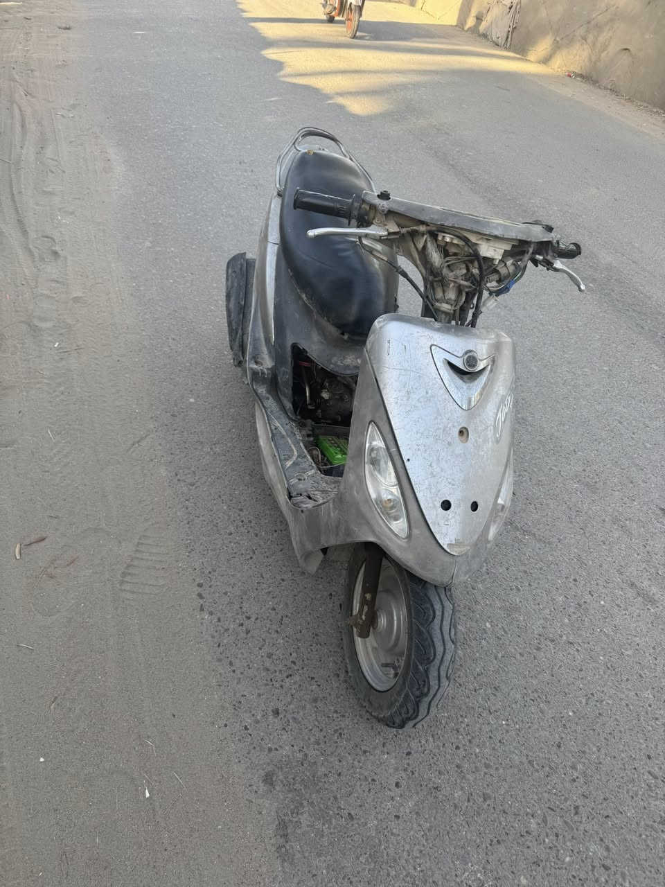 للبيع متروكة صارلها ٥ اشهر شغالة مابيها شي ب 150 بدون عملة ***********
