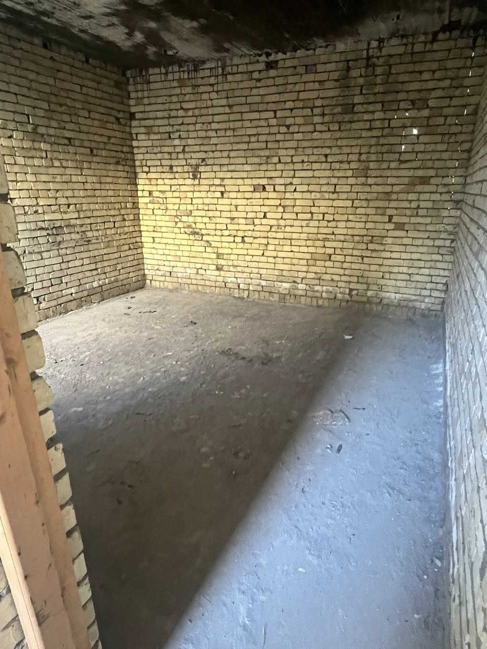 السلام عليكم البيت البيع هيكل الساحته ٩٠ متر زرعي الكاع رفت ومجاري مدخلين البيت العنوان الشهداء شارع سوك رضا قرب مولد رزاق العامري الاستفسار اتصل ***********
