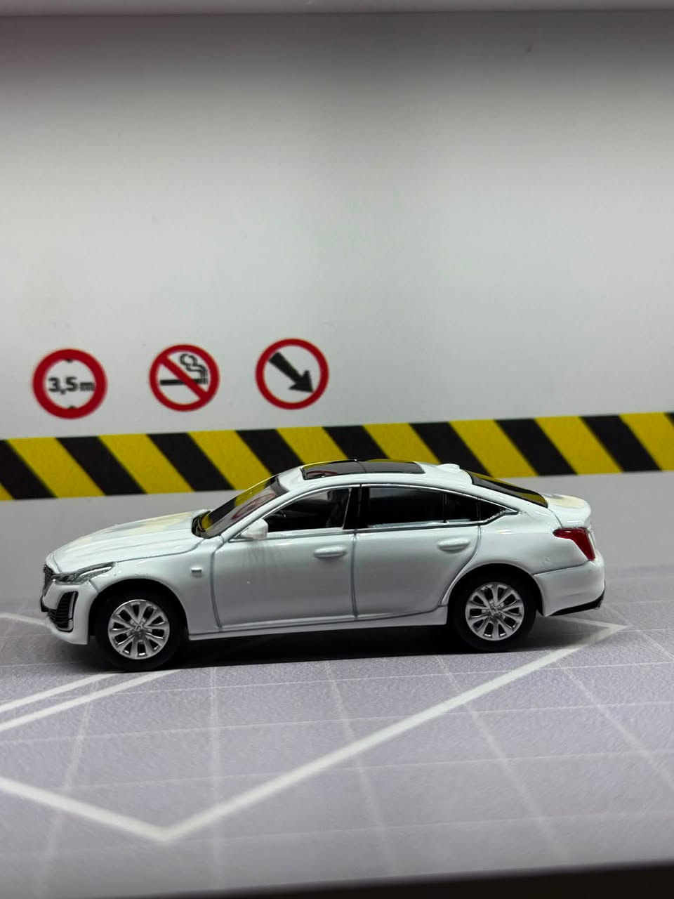 انتاجات شركة Masdi جميلة جداً 
توفرت الان كاديلك CT5 ✅

🤍scale 1:64 

سعر ٣٠ الف ✅

#cadillac #masdi #diecast #diecasterindonesia #CT6 #CT5 #diecastcar #عاشور #محرم


**إذا كنت صاحب هذا الإعلان وتريد حذفه لأي سبب، رجاءا أرسل رسالة إلى الدعم الفني**