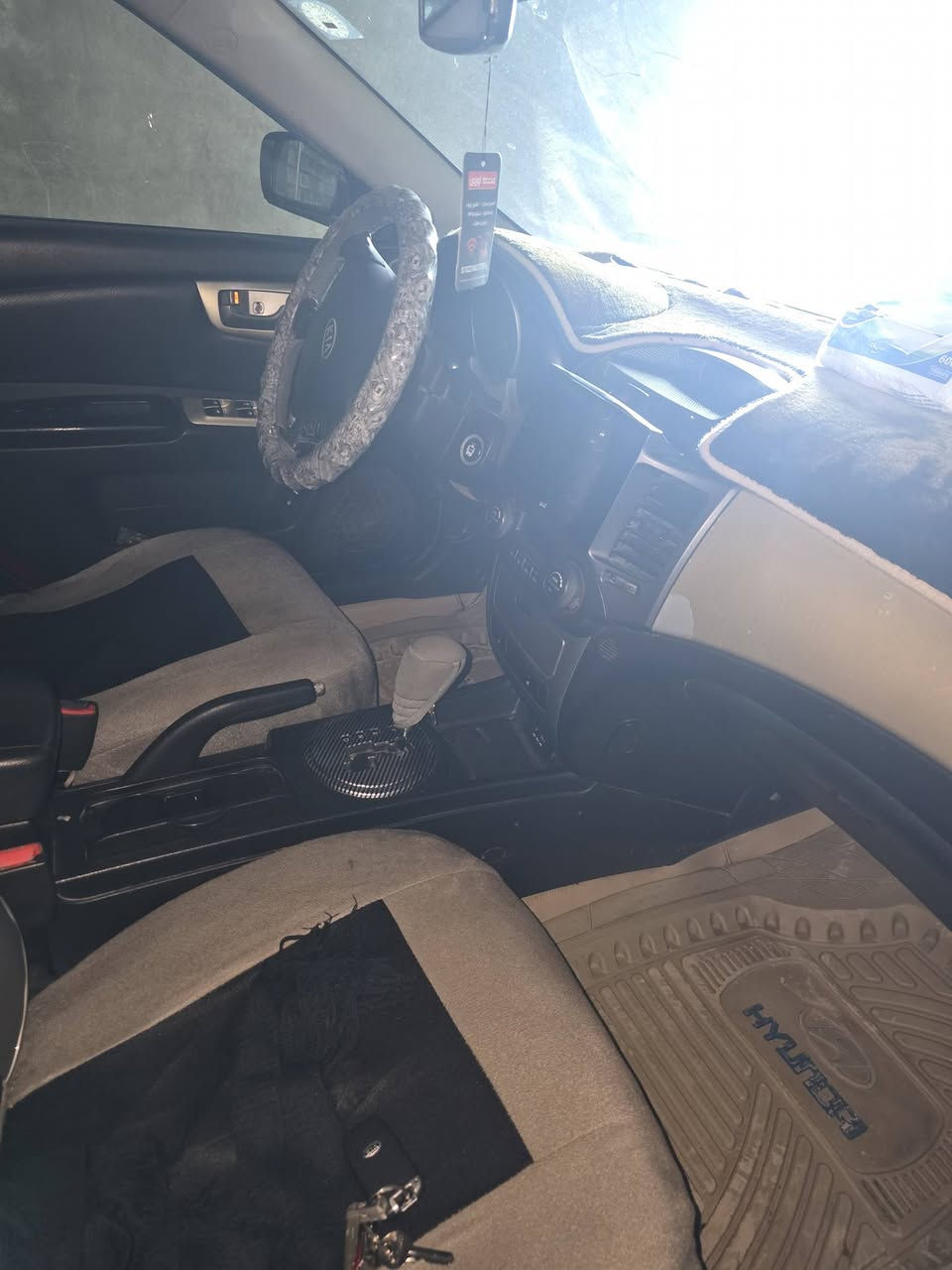 كيا لوتز ٢٠٠٩ مكفوله من الصبغ والضربه فول موصفات بصمه فتحه جلد  جاهزه كير مكينه حداديه تايرات بأسم كوردي وكاله او تحويل اي شي السعر 100 بيها شويه حك الجيه
مكان السياره نجف ***********
