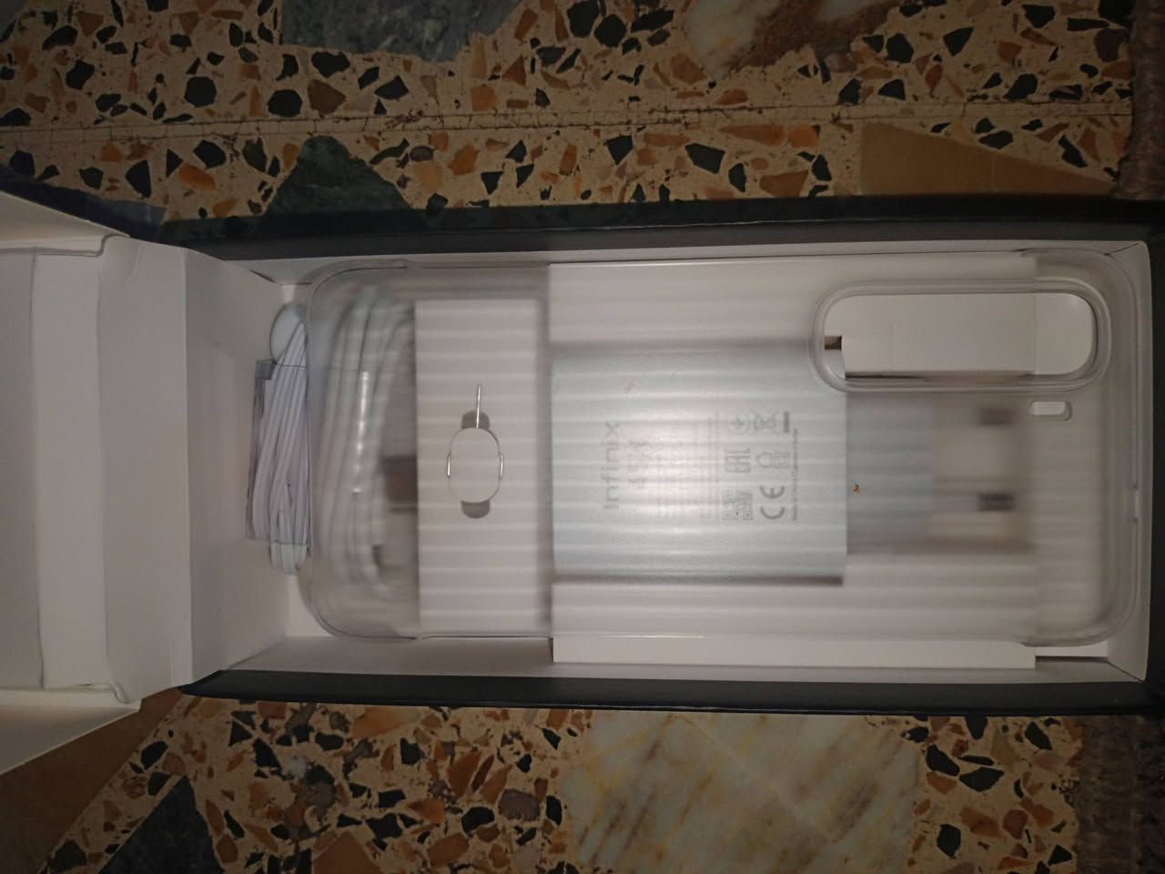 📱 للبيع جهاز Infinix HOT 60i
المواصفات
- الذاكرة: 256GB
- الرام: 16GB 
- البطارية: 5160mAh شحن سريع 45W
- يدعم NFC

الحالة مستعمل استخدام قليل جدا ونظيف 10/10
مابي اي خدش او عيب
الملحقات 

السعر: 190
المكان بغداد الحسينيه

 واتساب: ***********
