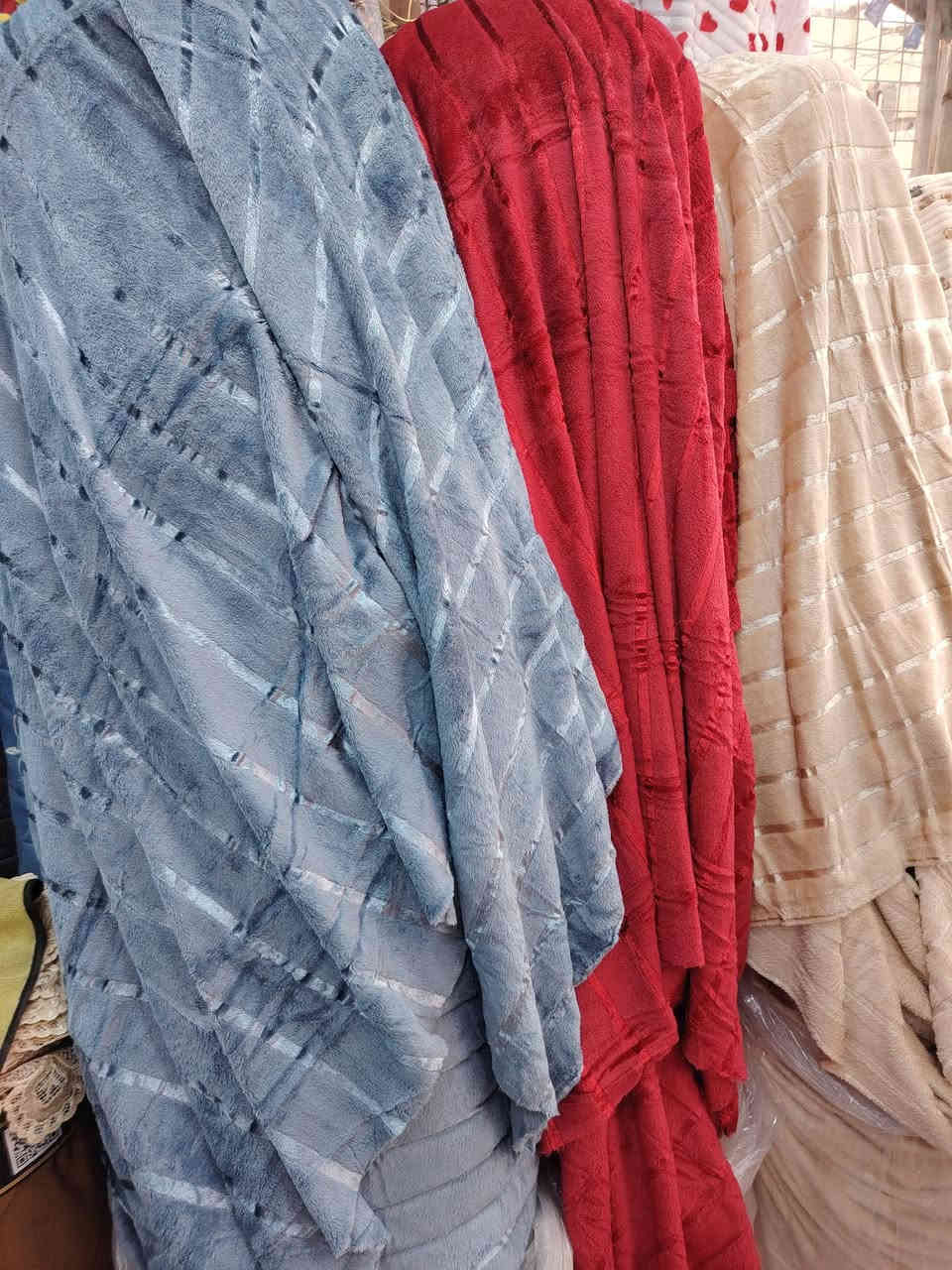 #اللهم_صل_على_محمد_وال_محمد 🎅 🌲🌳🌴
# قماش خاولي فرشات أو غطوه  

 نفس الصورة بالضبط 🏞️ تحفه ملكيه وألوان راقيه بشكل👨 
يتوفر خدمة توصيل..العنوان الحمزة الشرقي شارع الهوى قرب ازياء الجوهره 
***********. ....واتساب
