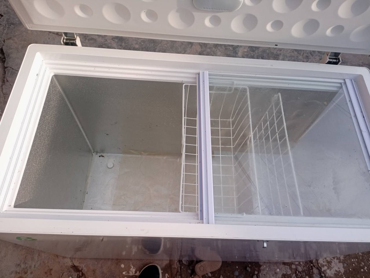 مجمده عاطله ابيع جف تراب اسعر 65 سخان بشرط اسعر 60 وبي مجال اتصال ***********
