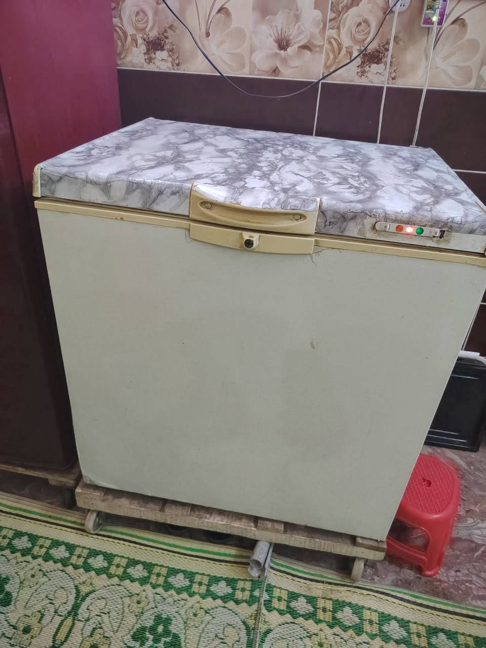 سبلت ٦٠٠
ثلاجه ٢٠٠
مجمده ٢٠٠
ثلاجه ١٠٠
مجموع مليون و١٠٠ وبيهن مجال مكلف بلنشر *********** اليعجبنه يتصل على رقم
