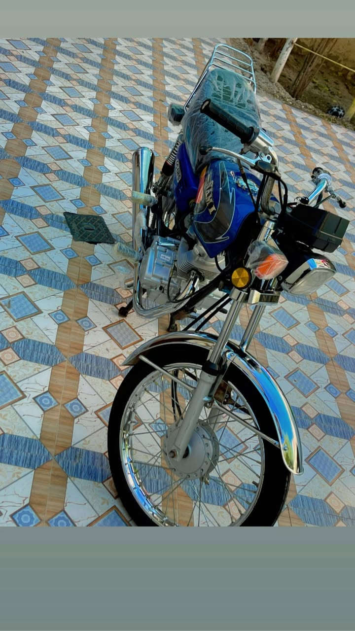 السلام عليكم 
دراجه نامه
مديل 23
دراجه زيرو ماشيه شي بصيط 
وراق 
مكاني ناصريه قضاء الرفاعي 
نتصل وبلخدمه 
***********
