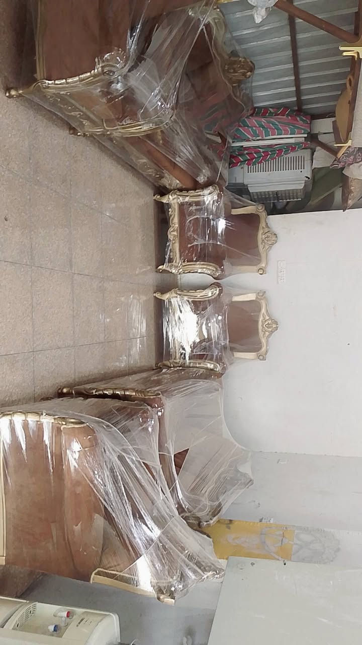 تخم ملكي البيع السعر 300.    ***********
