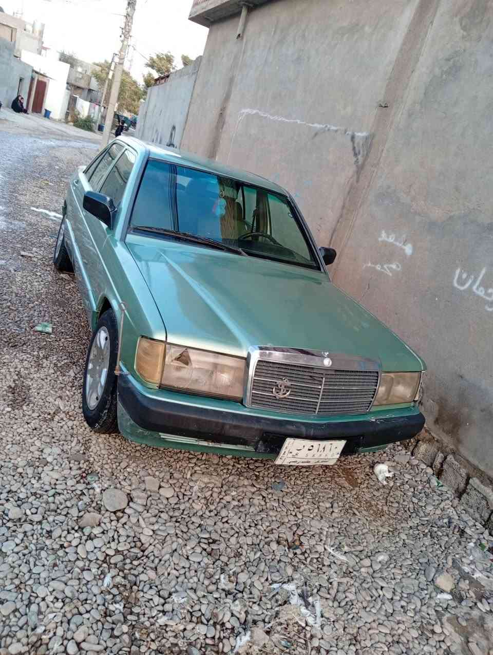 سڵاوهاوڕێیان مارسیدسێ کی پاکوجوانم بۆهێناون مۆدێلی 190بێ تەقەوڕەقەیە نرخی 31وەرەقەومەجالێ کی کەم ***********
