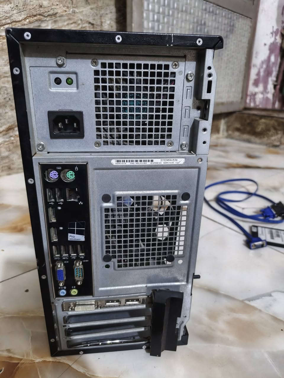 السلام عليكم تجميعة للبيع
‏• Core i3 2100
كرت الشاشه NVIDIA Quadro K2000
‏• رام 8GB (قابل للزيادة)
‏• هارد SSD 256 (قابل للتطوير) بس ماعرف شبي مايشتغل 
‏• شاشة 19 إنج
‏• كيبورد + ماوس
‏✔️ جهاز نظيف جان يشتغل عندي فجئه كامت تتشغل بس ما تحول ماعرف شنو السبب 
‏✔️ قابل للتطوير للألعاب القوية (رام + كرت شاشة + معالج ضمن نفس الجيل)
‏✔️ مناسب للدراسة، التصفح، والألعاب الخفيفة
‏💰 السعر: 150 (قابل للتفاوض) 
‏📍 الموقع: بغداد حي النصر 
‏📩 للتواصل خاص
‏


**إذا كنت صاحب هذا الإعلان وتريد حذفه لأي سبب، رجاءا أرسل رسالة إلى الدعم الفني**