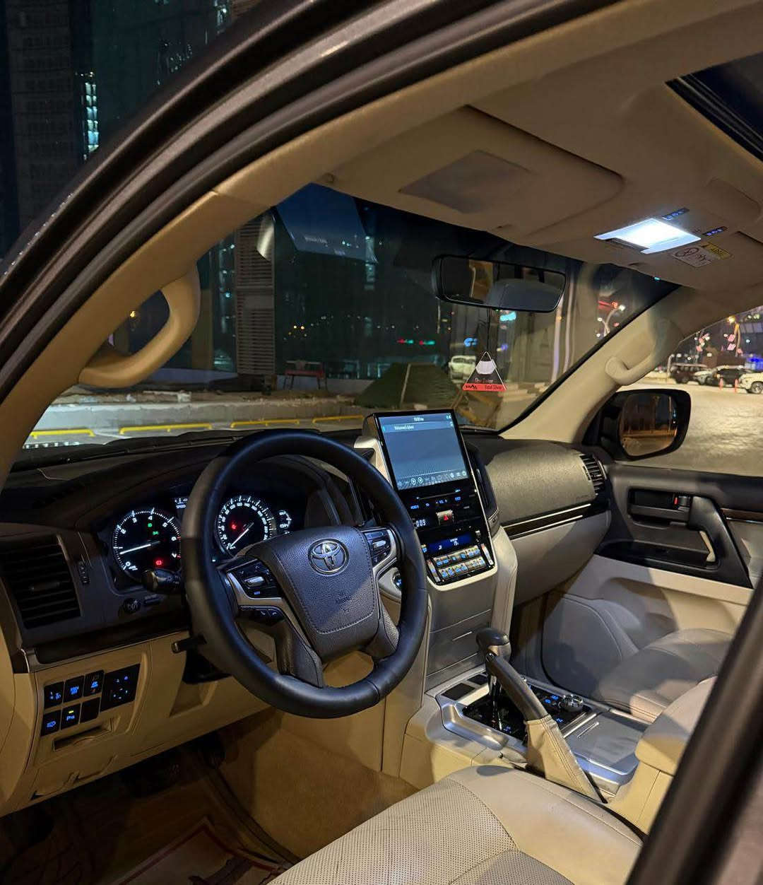 لاندكرۆزر ٢٠١٩ جیهان گراند تۆرینگ Gxr v6 ٣ شاشە ١٠٥ هەزار کم رۆیشتیە ٤٩٥ وەرەقە و مەعمەلە
لاندکروزر ٢٠١٩ جیهان کراند تورینک Gxr V6 ٣ شاشات ١٠٥ الف کم ماشي ٤٩٥ ورقه و بيهه مجال

***********
*********** أربيل, العراق
