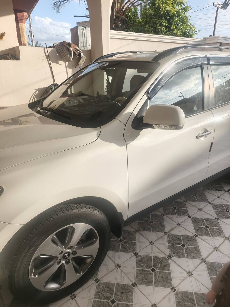 ترايك من البصره ل دهوك 

سنتافي 2012 خليجي
 فول مواصفات للاخير  1/1 ( اخت زيرو ) 
عدادالمسافة ١٤٠الاف كم
السياره (اخت زيرو 
 فول 1/1
كير محرك كفاله عامه وعل فحص 
تخم تاير جديد 
صدر خير من الله 
كشن كهرباء 
داخل بيجي 
بصمه تشغيل 
حساس خلفي 
داخل صاج 
تحكمات استيرن كامل 
تبريد بيانو 
7 راكب 
3 قطع تبريد 
محرك 6 سلندر 3500
فورويل دفع رباعي 4x4 
ويل 18 فراشه 
السياره فول 1/1 ا(خت زيرو)
 وبل عافيه عل تكون من نصيبه 
رقم بغداد  الدولي الجديد تحويل ثاني يوم وين ما يعجبك ￼
مكفوله فقط باب الجنطه مبدله مال تفصيخ من قصر الابيض الي يعرف بل سيارات يعرف شنو مال تفصيخ يعني فتح من سياره لسياره وباب الجنطه القديم موجود 
السعر ١٦٠ 
***********
