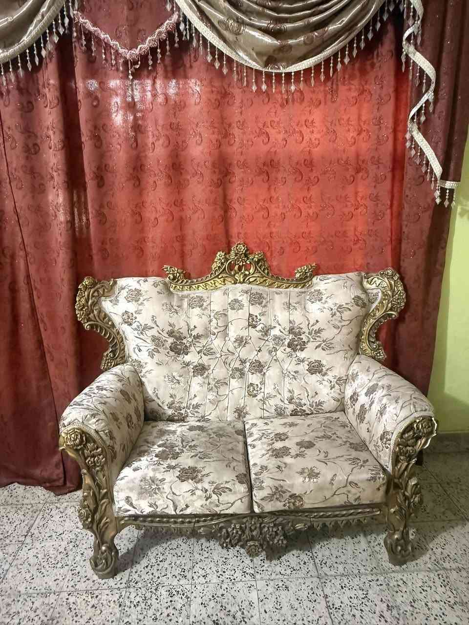 السلام عليكم
تخم 10مقاعد مصري نضيف

مكاني بغداد البلديات
***********
