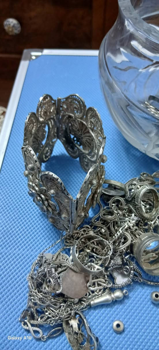 كسر فضه الكل ٩٢٥ 
فوق ٣٥٠ غ للبيع للتواصل ٠٧٨٨٤٢٢٠٢٧


**إذا كنت صاحب هذا الإعلان وتريد حذفه لأي سبب، رجاءا أرسل رسالة إلى الدعم الفني**