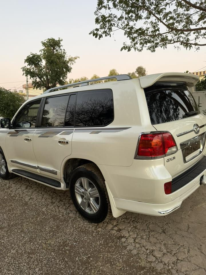 لاند کروزر
مودیل 2014

فول فول مواصفات بريم

رقم سنوية جديد 2030

ماشية 134 حقيقي

مكفولة 

بدون صبغ بس بارد بي

سونر موجود

سعر 400 ومجال
مكان كلار سليمانية 
رقم ***********واتساب
