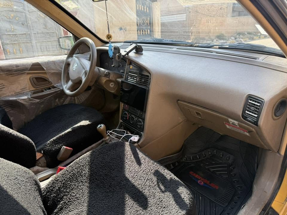 سلام وعليكم سياره بيجو لميس للبيع أو مراوس حسب القناعه سياره جاهزه مابيه نقص تبريد صدر تايرات جدد موديل ١٢ محدث ١٣ سعر ٣٠ وبيه مجال مكان بغداد رقم ***********
