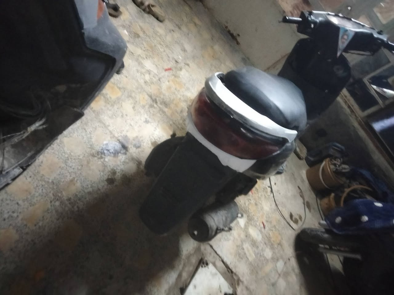 خوان سلام عليكم ورحمة الله وبركاته
دراجه بريز فحل كتبريتر سلف هندر نكرة 
دراجه خير من الله نقص بجم بس مازدة موجود جيب وشد 
بجم 
ترايهة وين متريد مكانه بغداد سبع قصور رقم 
***********
