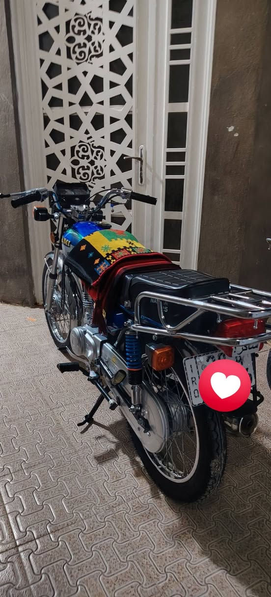 دراجه للبيع إيراني أصلي مديل٢٣ طالعه بل ٢٦ صارلهه ١٠ايام أول تبديله دهن رقم إنكليزي بسمي مداور ثاني يوم السعر خاص رقم ***********
