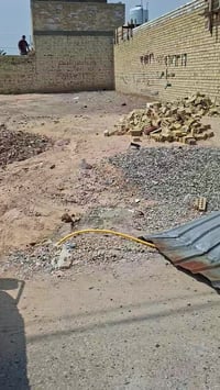 قطعة ارض للبيع المساحة 100متر5×20 القطعة مدفونة ومحدولة ومسحوبلهة ماء ...