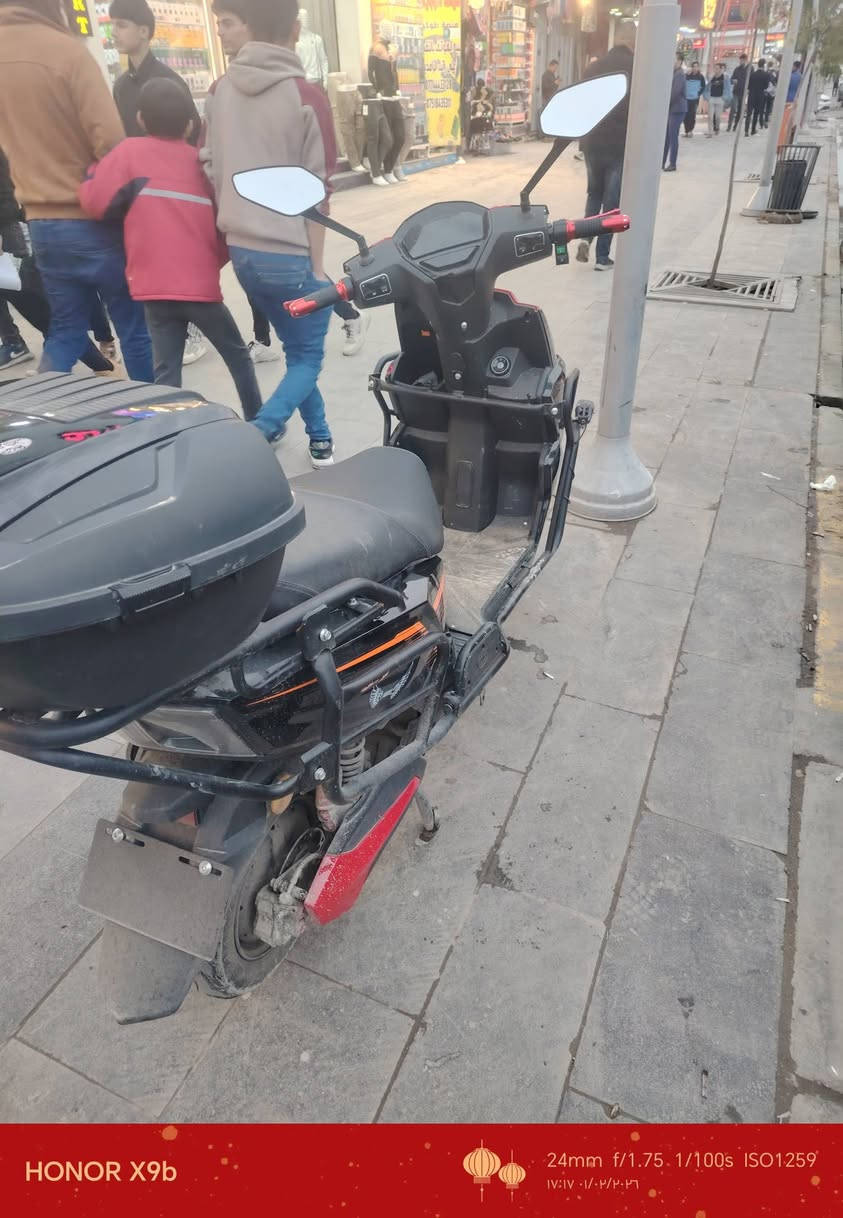 السعر 700,000 وبين مجال صار لي شهرين من اخرته ***********
