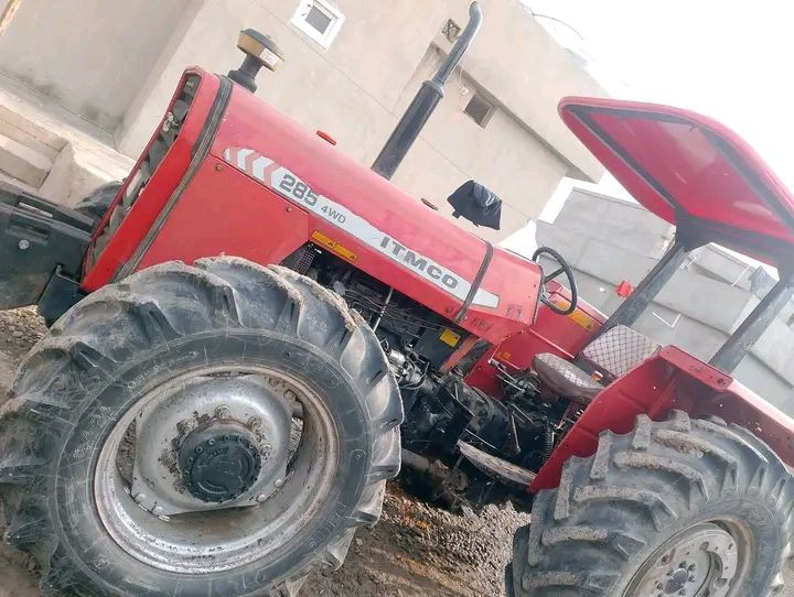 السلام عليكم ورحمة الله وبركاته 
يوجد تركتر ايراني فوركسن دبل موديل 2014
تواير اربعه جدد 
اگسن گير محرك باور شرط 
مسجل سليمانيه السعر خاص او اتصل وتدلل  
رقم الهاتف/‏‪0780 621 8489‬‏
المكان الشرقاط الساحل الأيسر هيچل
