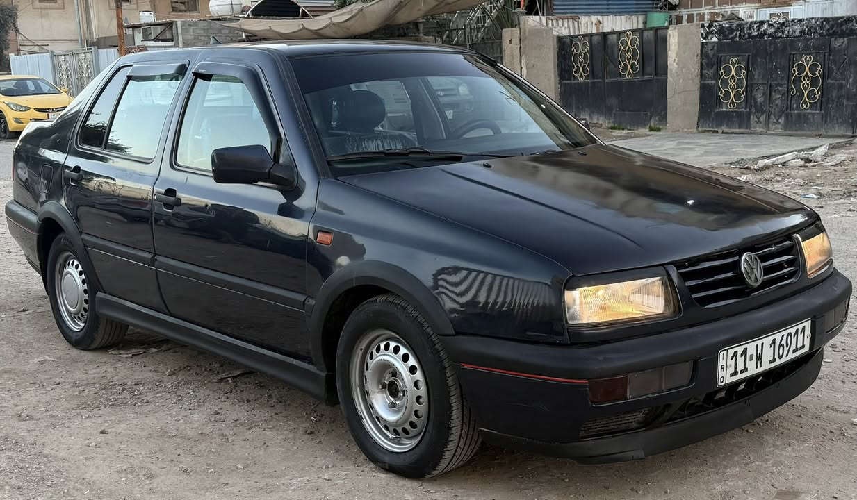 كولف فنتو 1994
كير اوتو كير مكينه مكفولات 
تخم تاير  ويل كب اصلي 
مكفوله من الضربه 
السياره جاهزء من كلشي 
السعر 45 وبيها مجال بسيط 
للاتصال ***********
