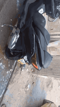 السلام عليكم من رخصت الادمن 
فورزه 08
كير اوتوماتيك وعادي
مكينه مامفتوحه جديده
مكانها بغداد الشعب
سعرها 950وبيها مجال بسيط
***********
