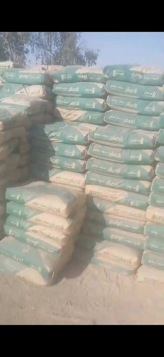 سلام عليكم يوجد لدي جميع مواد بناء فرشي طابوق اسمنت عادي طابوق عادي جمهوري بلوك من ٣٥ سنتيم ال ٤٠ اسمنت مقاوم رمل مغسول بورك اتصل وبيك خير ودلل ***********
