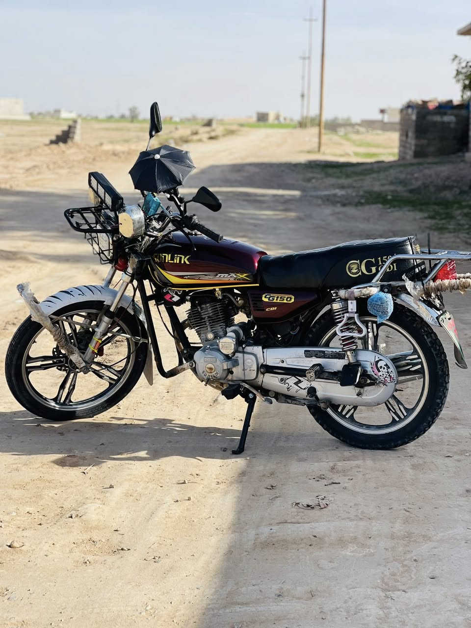 سلام عليكم دراجه لل بيع موديل 23 محدث 24 دراجه كامله ما ناقصها برقي نشاط فول المحرك مفتوح مره وحده دراجه مال جنيه مكاني بيجي ناحية الحجاج (السعر500وبيها مجال هـ ***********
