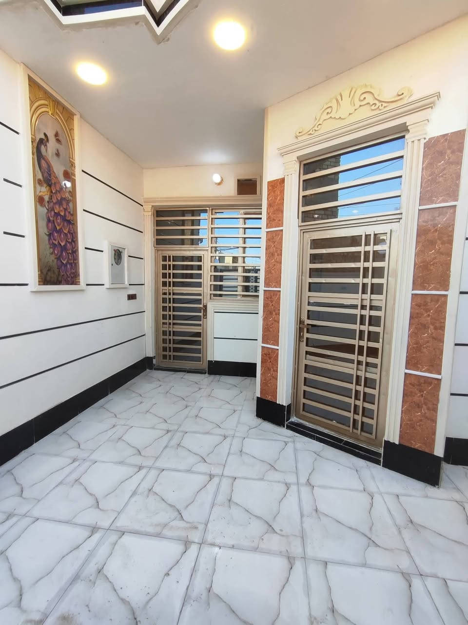 دار للبيع المساحه ١٢٥ متر طولاني طابق واحد بناء حديث مغربه قرب سوك الاتصال عله الرقم***********
