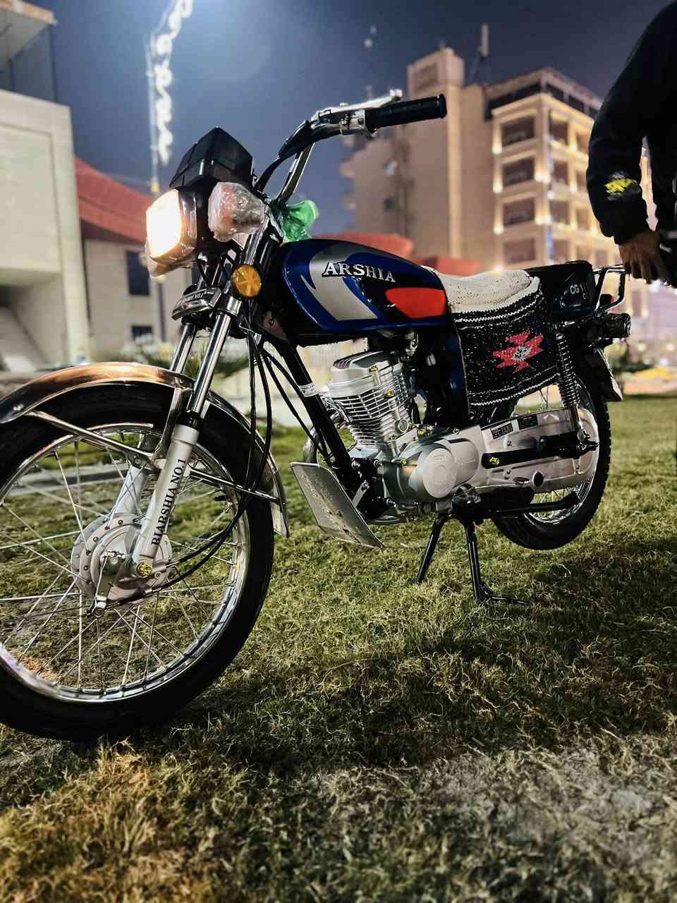 السلام عليكم 

🛑دراجه للبيع 

ارشه 
مديل٢٥ ( اوراق سكنر) 
نضيفه من كلشي طك جيس 
سعر ٦٧٥قفل قفل قفل 🔒 بدون معامله
📍مكاني كربلاء قرب محطة القادسية 
 للاتصال 

***********
