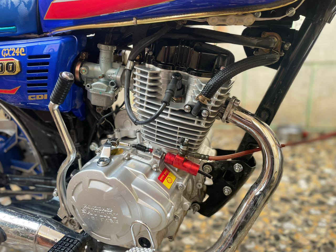 السلام عليكم
سونك سيفان 
موديل 2025
جديده لوك ماشيه قليل  دراجه مزوده من شركه  تزويدات يدات بريك وبنز كلج وعنبار رياضيي  دراجه  

العنوان بغداد العبيدي  قرب مدرسة ابن خلدون 
رقم ***********
دراجه بصمه وسويجين وتشغيل بصمه وتشغيل عن بعد
