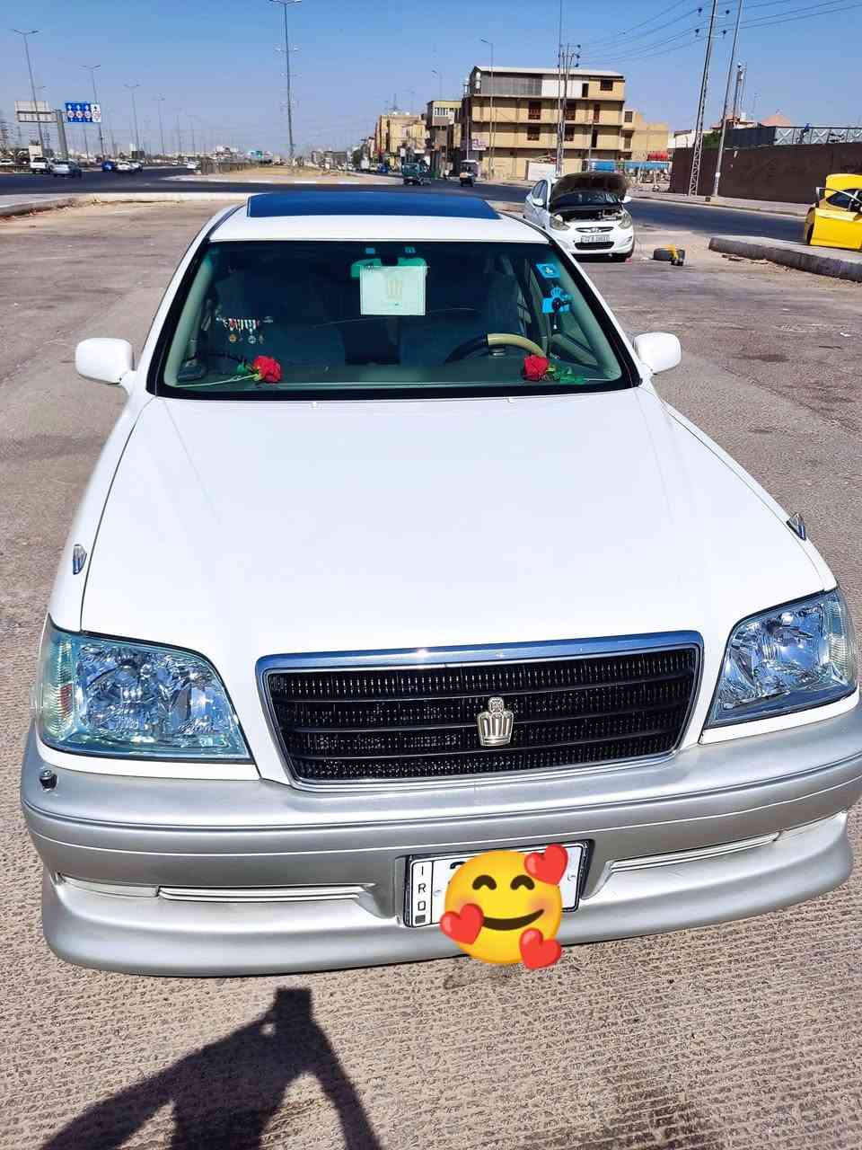يا الله السلام عليكم 
ملكه 2002 اصل فول مواصفات للبيع  
اصولي  رقم انكليزي دولي بسمنا مداور ثاني يوم 
لؤلؤي محجل 
اصل كرستال 
ديفور D4 الكبير 
4 دكم
فتحه
 تحكم ستيرن 
عدادات دبل شاشة 
مرايات  شفط و كهرباء 
شاشه و كامرة 
ستيرن كهرباء 
بردة كهرباء 
كراسي امامي و خلفي كهرباء 
تبريد قطعتين امامي خلفي سبلت 
اريل امامي +اريل خلفي 
لايز زنون  ناصي + بلجكتر  
ويل نجمه  
تحوير نجف فوك و جوه و دشبول 
تخم تاير جديد+باتري جديد  
🔴كفاله من الكصه والنقل الجثه واارسميات 
جام 4 اوتو و حساس 
العنوان كربلاء 
للاستفسار اتصل او واتساب:-
***********
السعر 152$ وبيها مجال للطيبين
