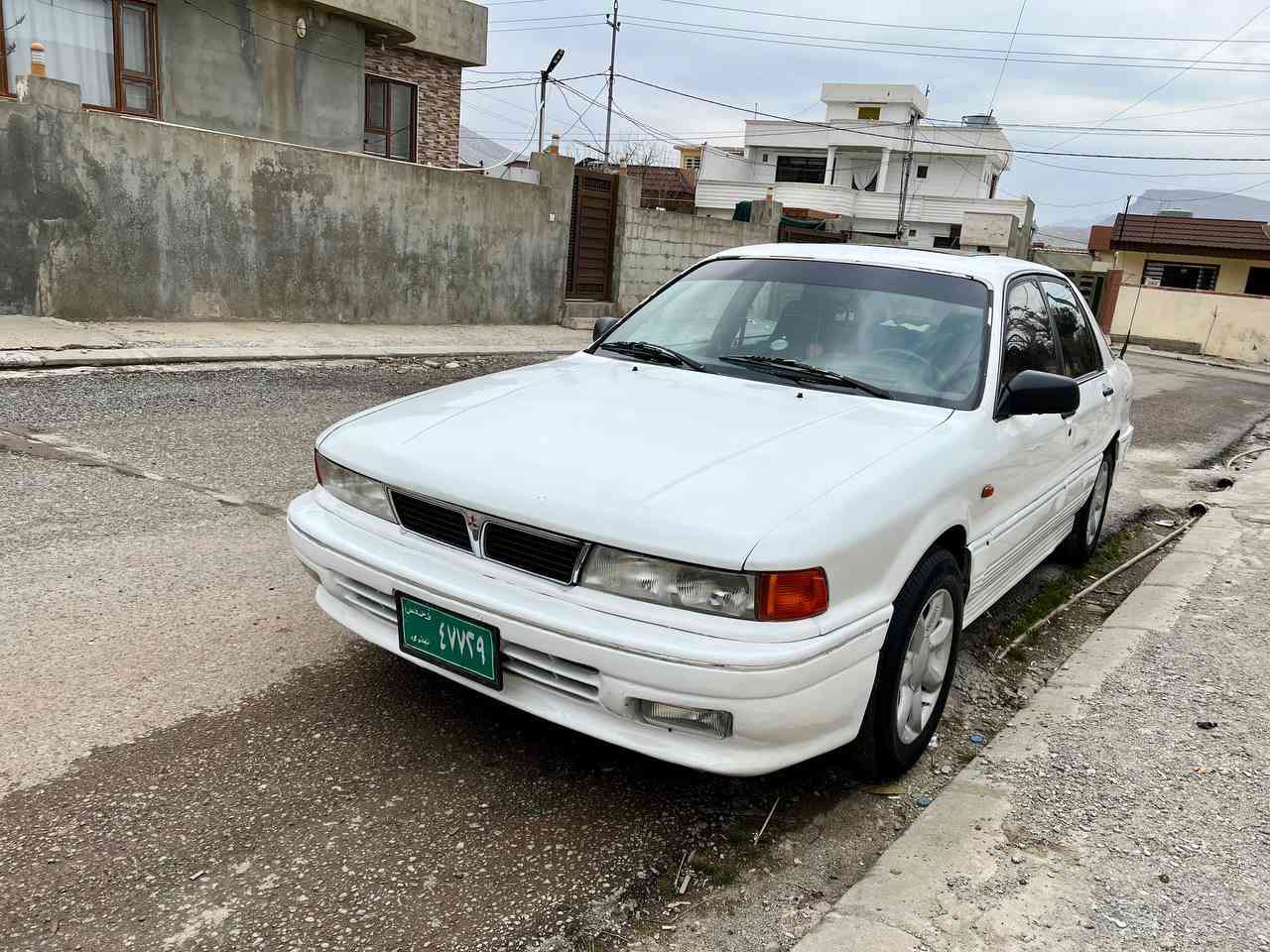 بەناوی خوای گەورە 
گڵاند  مەکینە 63 ی بیلادی لەسەرە ،سەنەوی و وەکالەی ئەسڵی لەگەڵە  ، چوار جام کارەبایی سلاید گوشین هیتەر ئاوێنە کارەبایی فولە بەس گێڕ عادیە  ، تەریشە مەسحو دەعامی شەباع  گێڕ و مەکینە و براوە  بەشەرت  ، پێشی کەپسە ، پشتی لێدرانەکی کەمی هەیە ، چوار تایەی نوێی لەسەرە ، سعری 29 معامەلە 
***********
*********** سوران, أربيل
