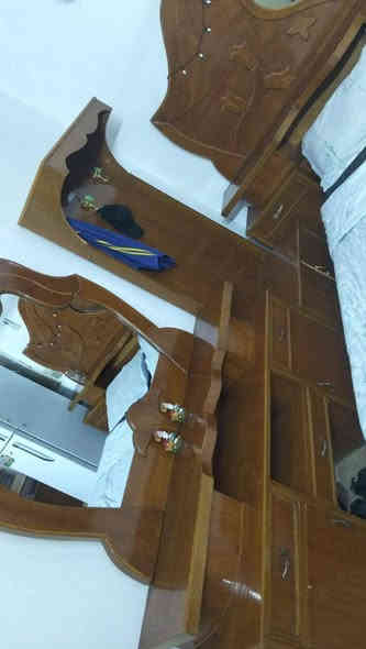 سلام عليكم غرفة اخشاب للبيع
كنتور + جرباية + ميز مكياج + تعلاكه + ميز مراية الرقم العنوان// ميسان العمارات الجديدة
الرقم ***********  /// السعر 650 وبيه مجال
