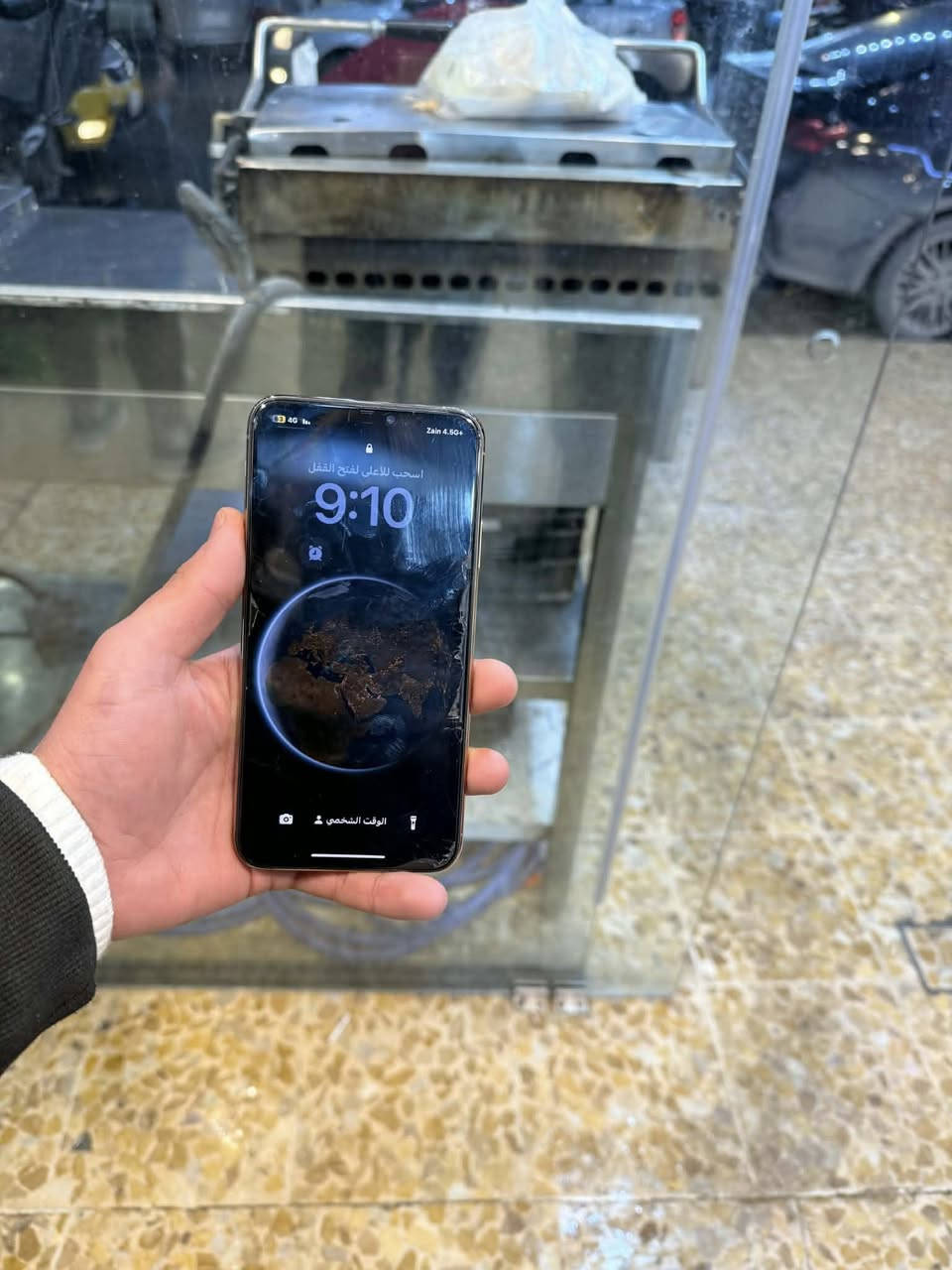 آيفون 11 برو ماكس ذكره 256 جهاز  نظيفةكلش بطارية 75 السعر340 ألف دينار الاستفسار ***********
