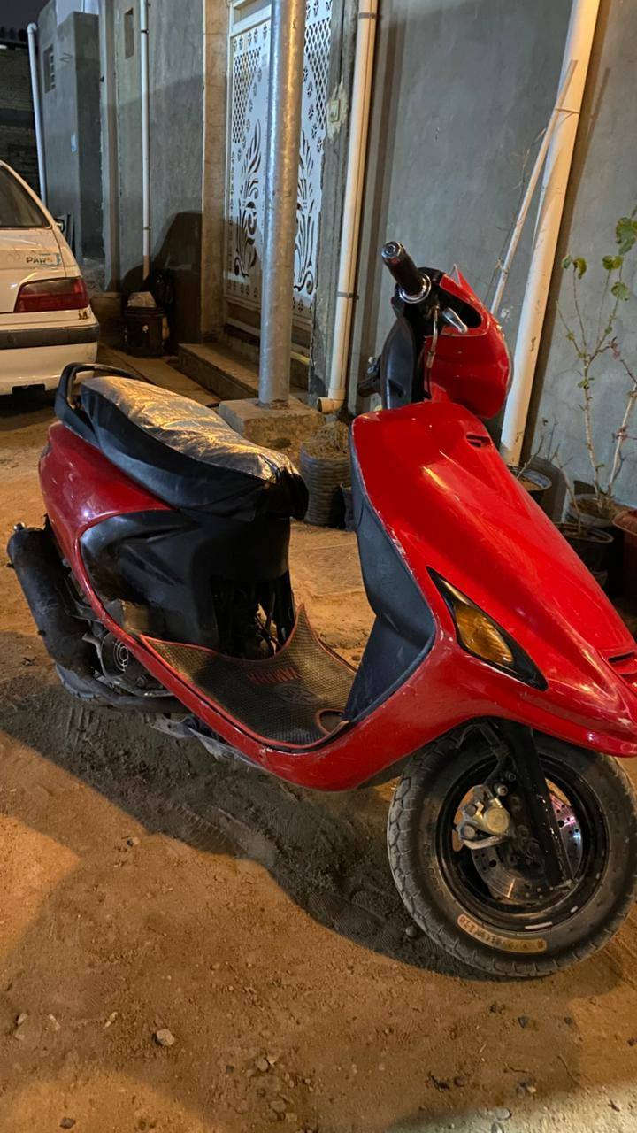 السلام عليكم 
الدراجه فحل مو نثيه 
فراشه البيع مكينه حلوه لا تبخر ولا تنقص 
سلف تشتغل هندر 
كهربائيات كله شغاله 
تايرات جديد 
ابريك وره وكدام 
السعر بل 250
المشراي لا يتصل ولا يخابر 
متوازي على بيعته 
الاستفسار ***********
