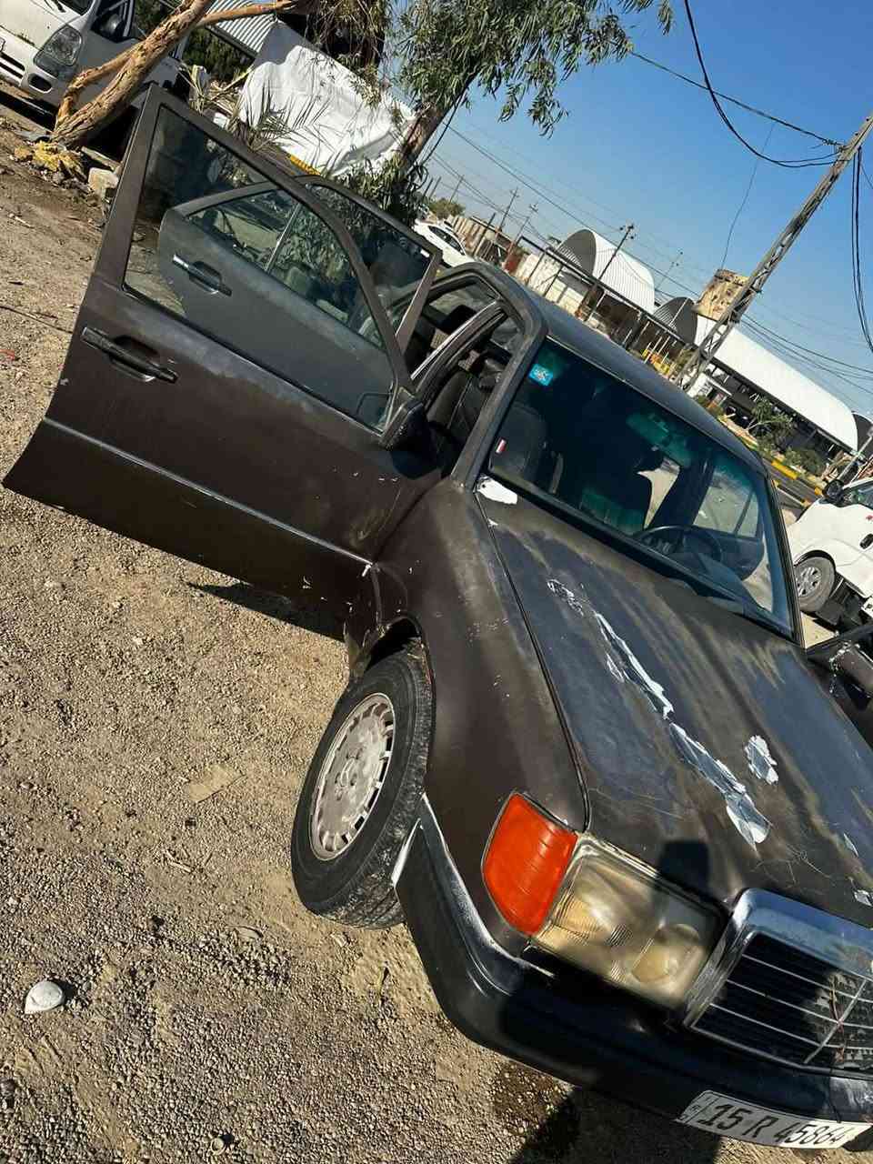 مارسيدس موديل 92رقم جديد سايره مكفوله حداديه توني مسويه قواعد بلااد
كير مكينه مال راس الثور مكفولات سياره حلوه مال جناي السعر 30 وبيه مجال الشراي ***********
